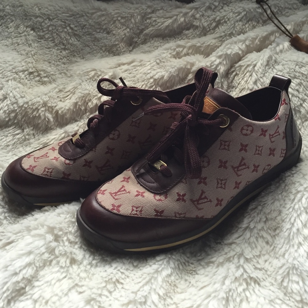 Shoes - Picture 3 of 4
